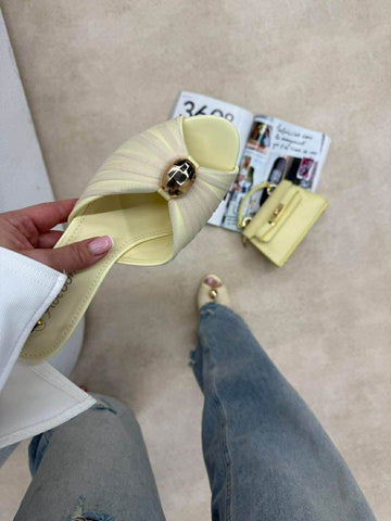 Lærke heals yellow - L6-106 556 12345