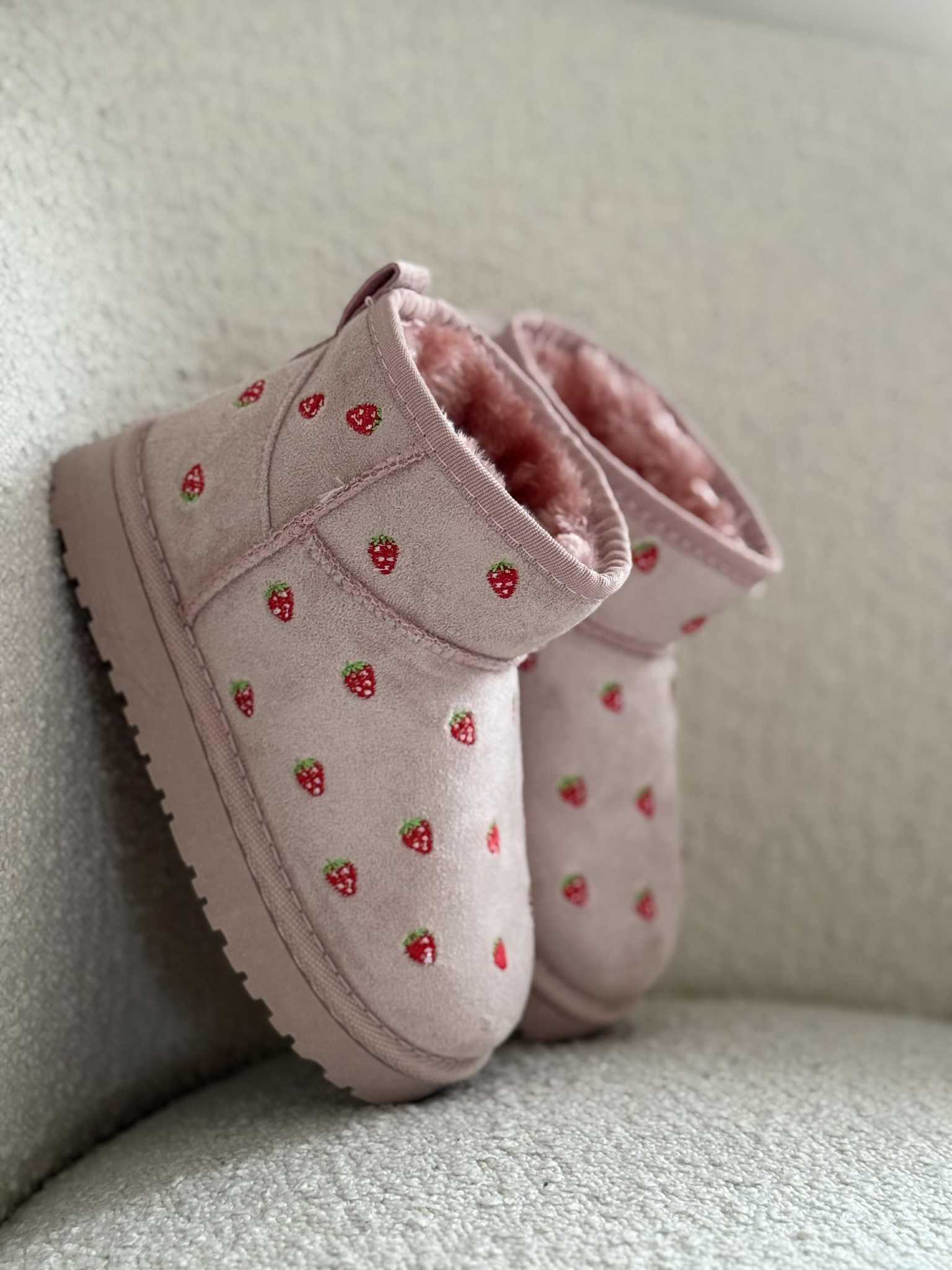 Kiddie boots strawberry