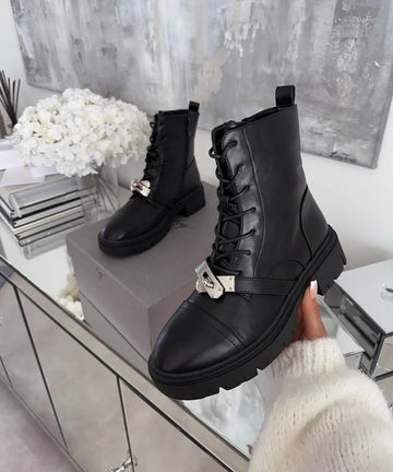 Minaja Boots Black - LH152