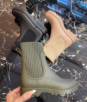 Lencia boots Army