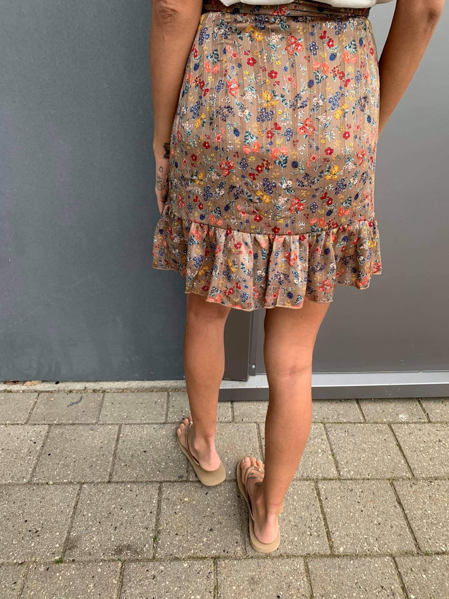 Bellis flower skirt 556
