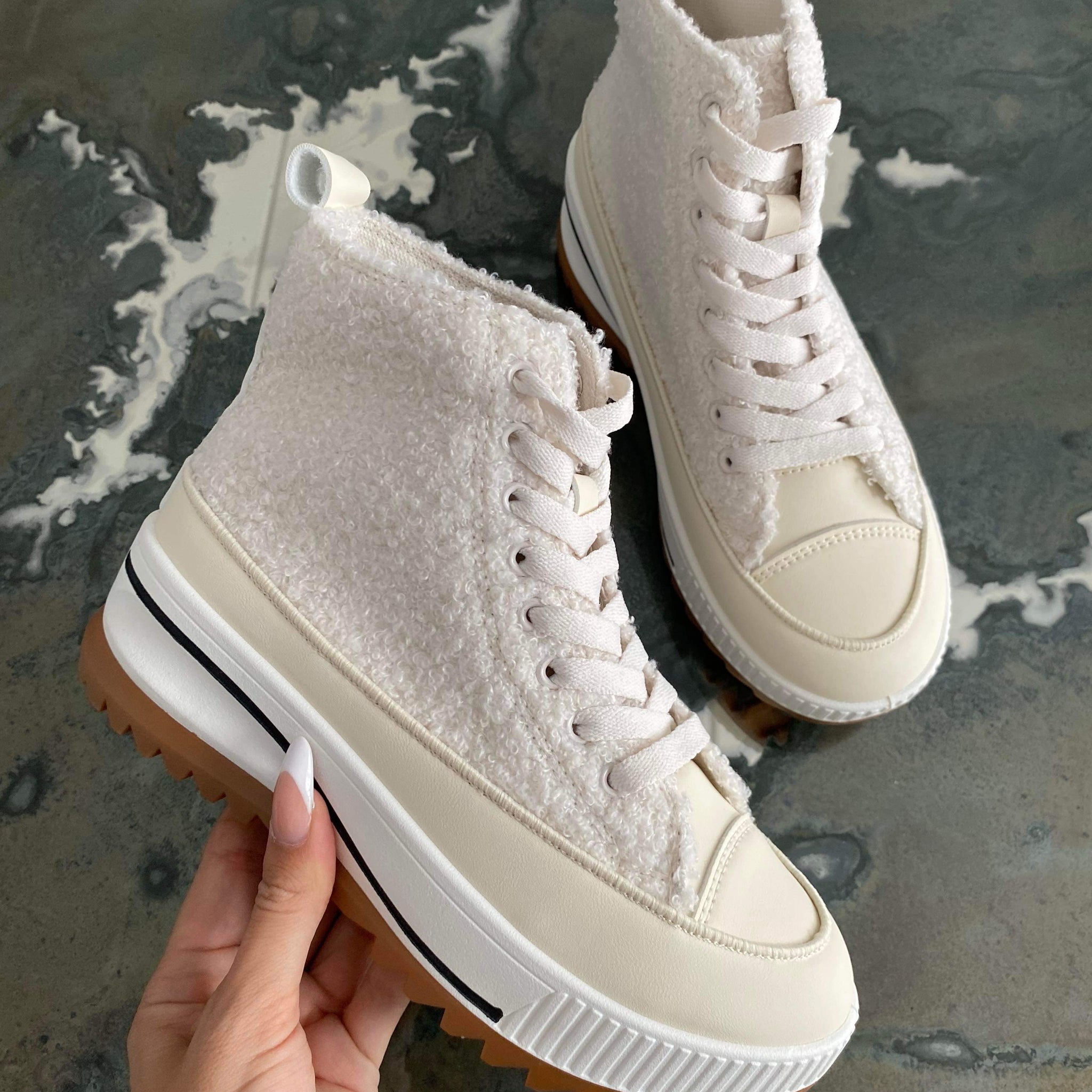 Brielle sneakers Beige -55-8 556 12345