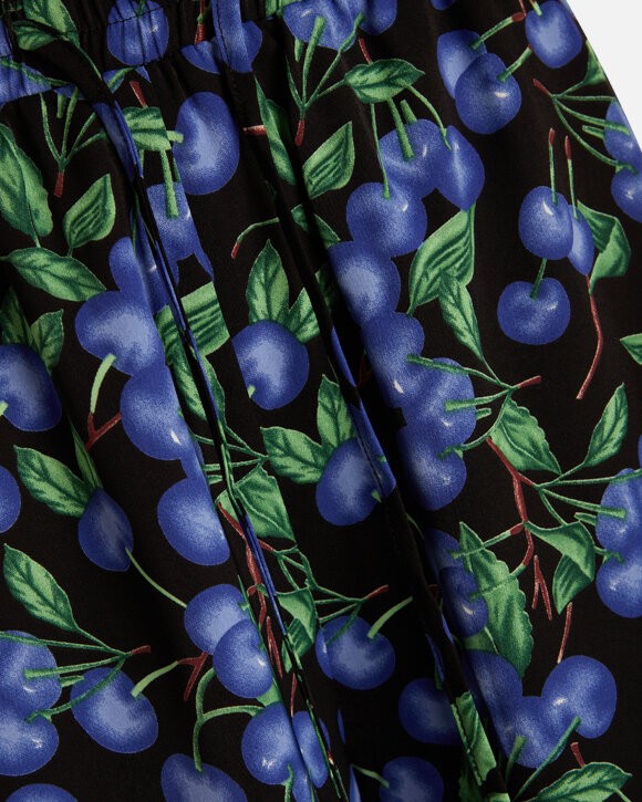 ELLA-PA9 Black/blue cherry 556