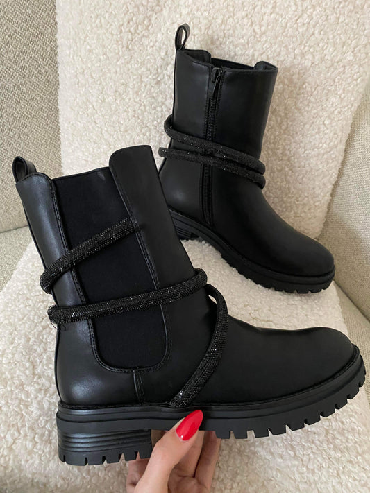 Majda Black boots