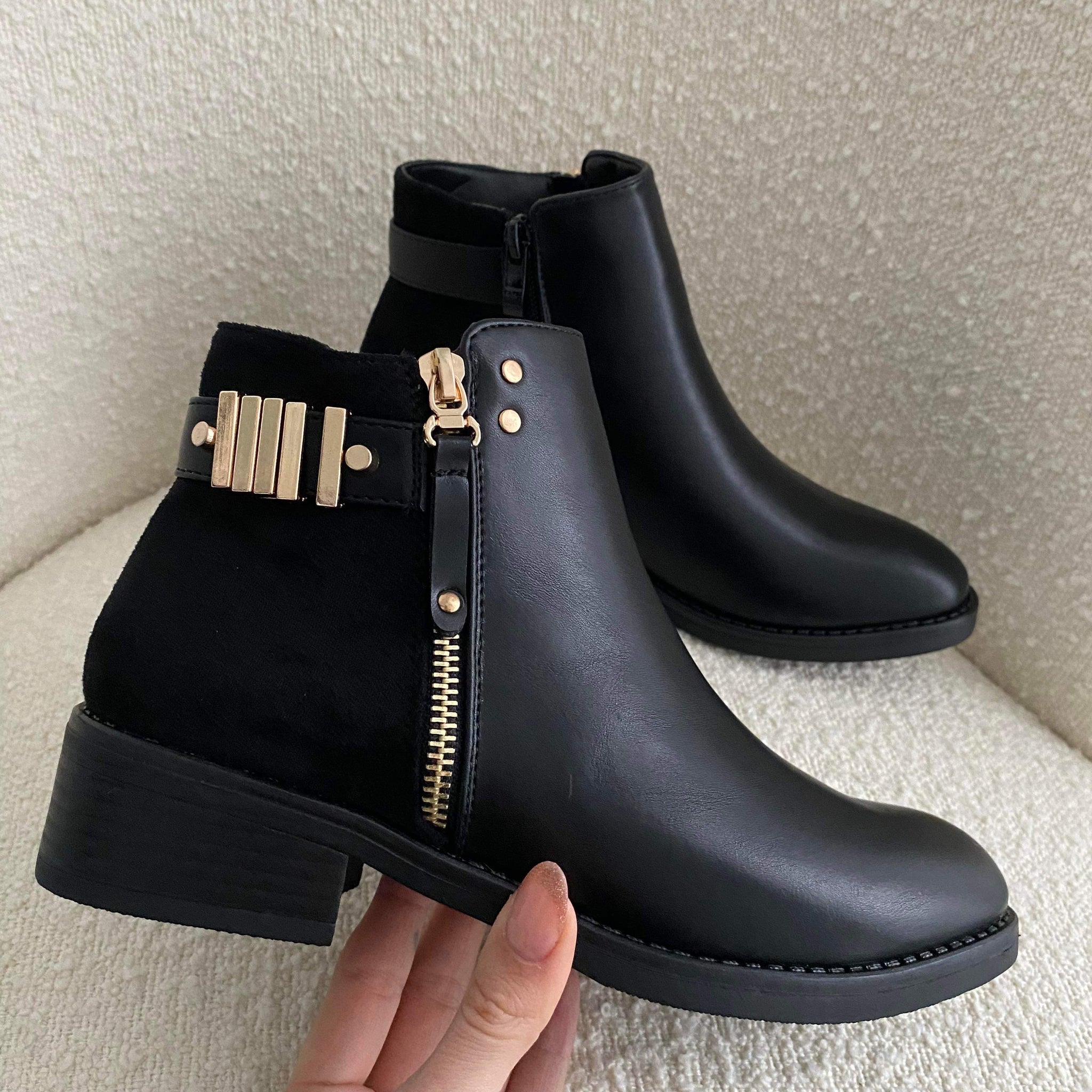 Mone boots Black