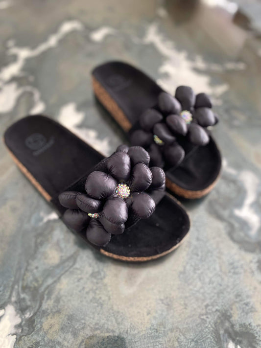 Neeta slippers Black